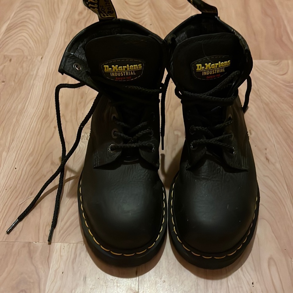 Doc Martens Industrial safety toe boot sz9